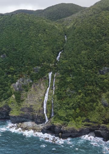 奄美大島で九州最大級の滝確認　世界遺産の島、名称公募