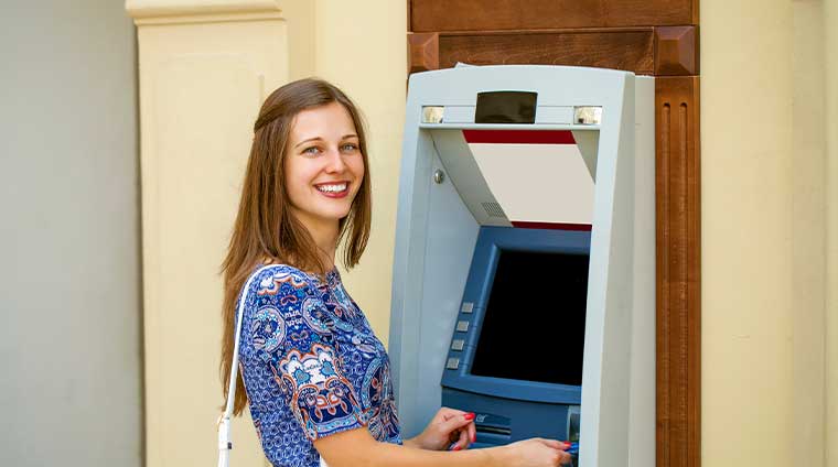 2022年からゆうちょ銀行ATMが有料に？ 3つの主な変更点と対策