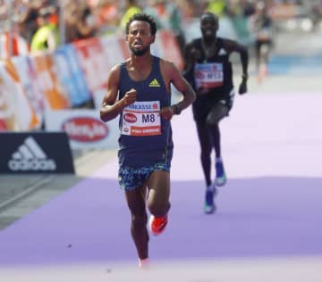 マラソン「厚底」規定違反で失格　1着でゴールのエチオピア選手