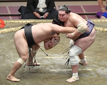 照ノ富士が5連勝、正代は4勝目　横綱、大関陣は安泰