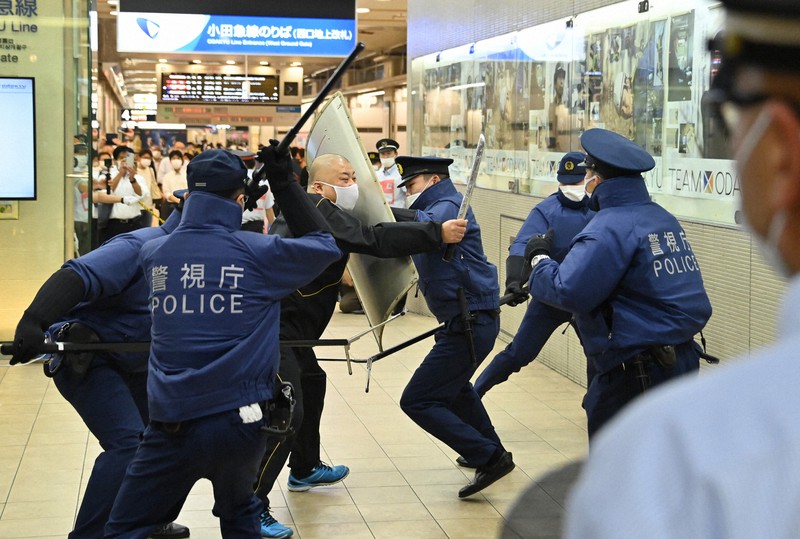小田急と警視庁、新宿駅で合同訓練　車内刺傷受け刃物事件を想定