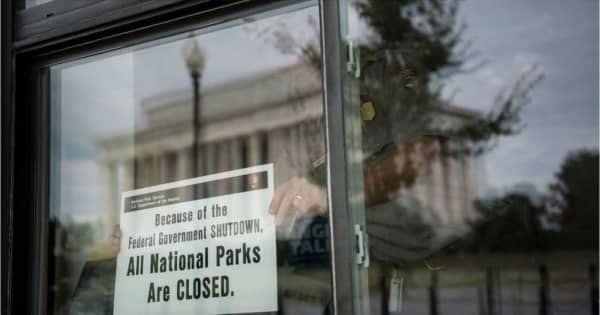 米議会、12月初旬までのつなぎ予算を可決　政府機関の閉鎖回避
