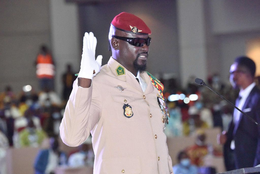 クーデター指揮の将校、大統領に　「暫定」任期は不明―ギニア：時事ドットコム