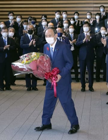 菅義偉内閣が総辞職　384日、12番目の短命