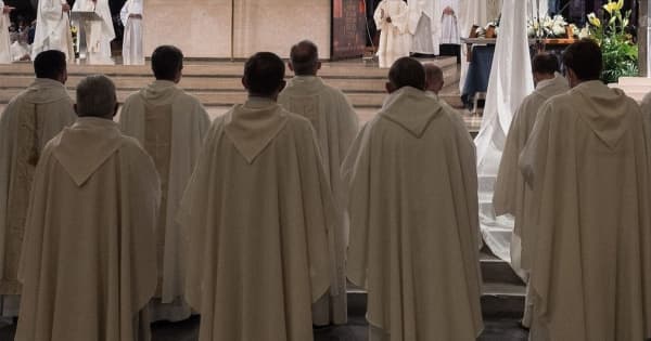 仏カトリック教会の児童性的虐待、司祭ら約3000人が関与か＝独立調査委