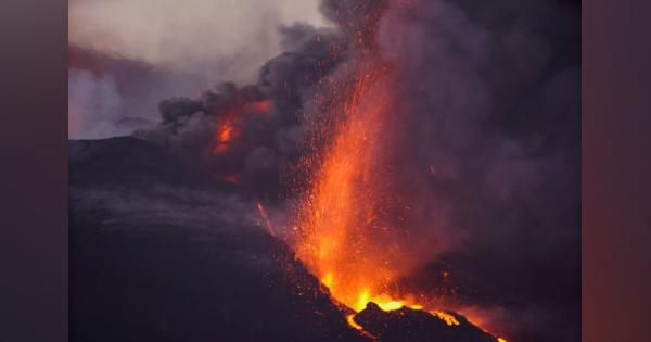 スペイン領カナリア諸島、火山噴火が勢い増す　首相は支援表明