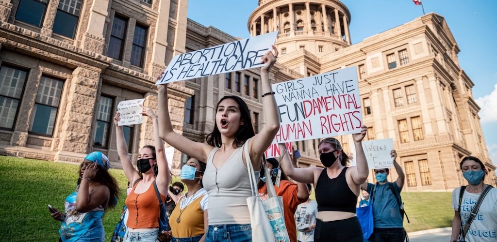 テキサス州、中絶禁止法が一時差し止めへ