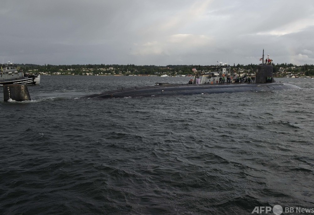 南シナ海で衝突事故の米原潜、グアムに到着