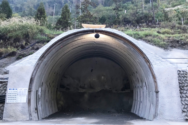 山岳トンネル工事の全工種を自動化へ、鹿島が実坑道で試験開始