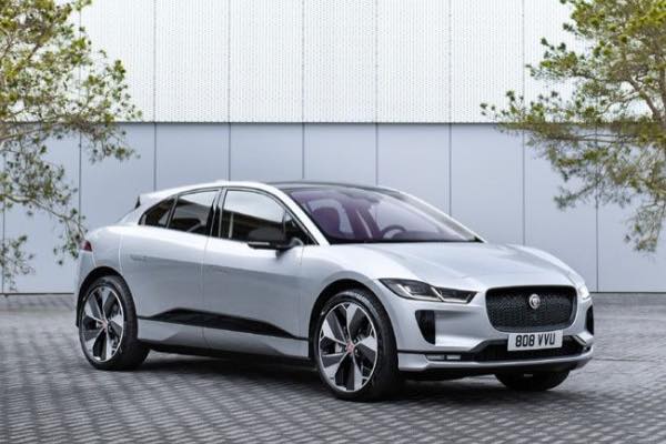 フルバッテリー電気自動車ジャガー・Iペイス、2022年モデルが日本での受注を開始