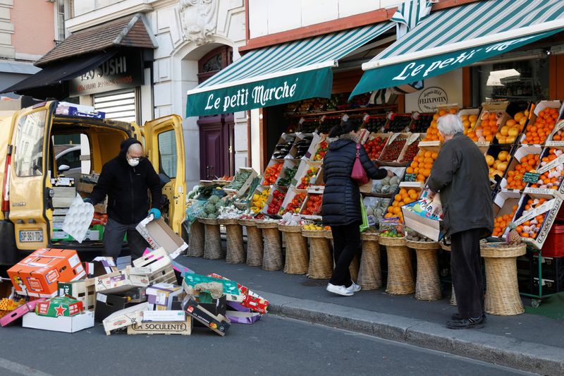 フランス、多くの果物・野菜のプラ包装を来年から禁止