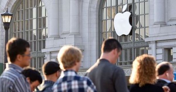 アップルは「iPhone13」生産目標下げ方向、半導体不足で－関係者