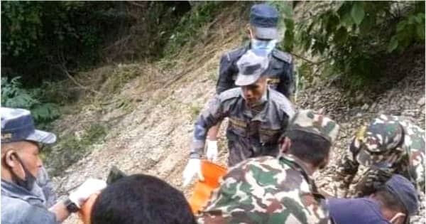 バスが斜面を転落、28人以上死亡　ネパール