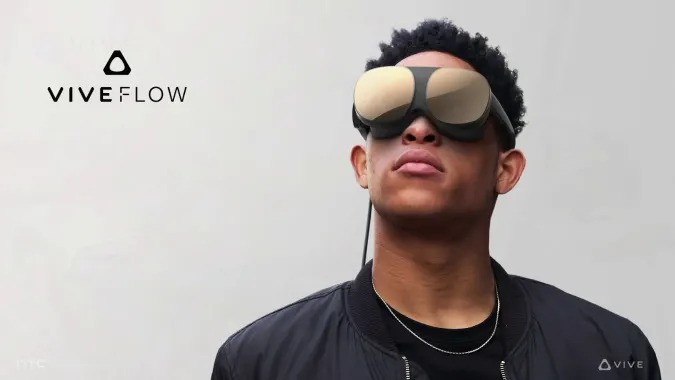 HTCの新VRヘッドセット「Vive Flow」の画像が流出。価格499ドルの記述も