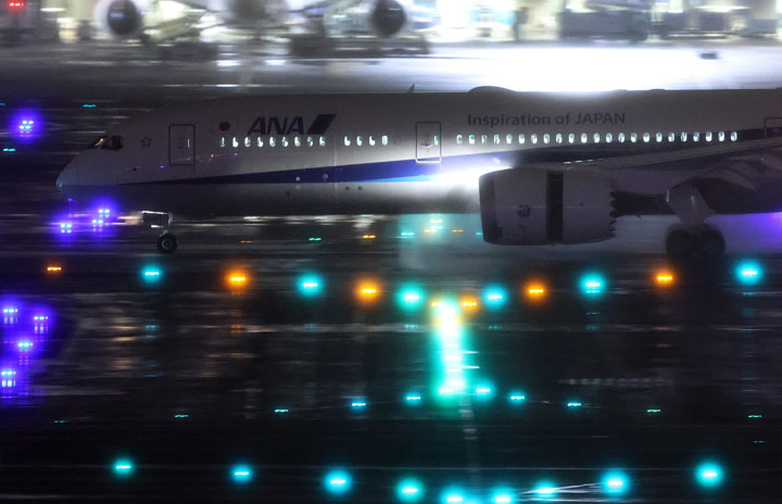 ANA、初のGEエンジン787が羽田到着　国内線新仕様787-9
