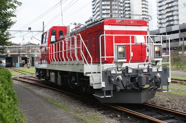 JR貨物が貨物駅の移送トラックにバイオ燃料を導入　機関車での使用も検討