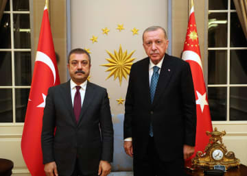 トルコ中央銀行の副総裁ら解任　大統領、通貨リラ最安値
