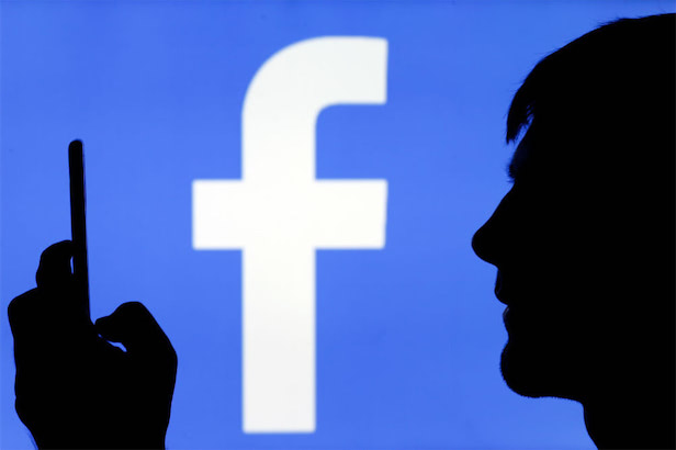 フェイスブックが「著名人の保護」を強化、性的投稿を削除へ