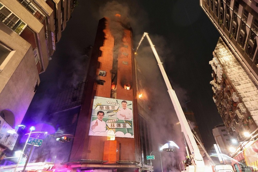 台湾・高雄のビルで火災、46人死亡