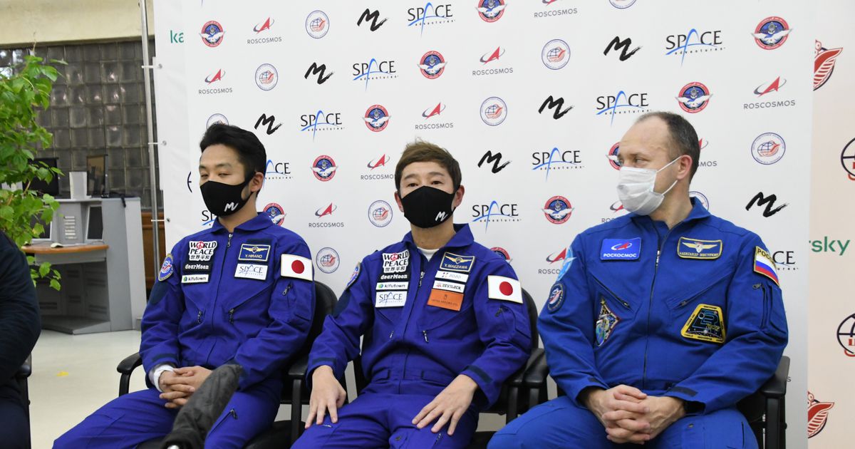 「夢はかなう」ＺＯＺＯ前沢さん、宇宙飛行へ会見　露訓練施設で