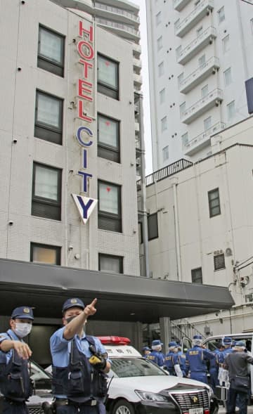 殺人容疑で少年を家裁送致　東京・立川のホテル、2人死傷