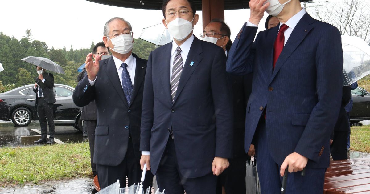 岸田首相、津波被害の請戸地区で献花　福島県浪江町