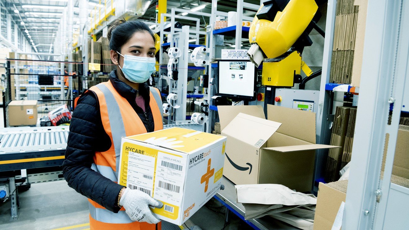 Amazon、年末商戦で15万人を臨時雇用（昨年は10万人）
