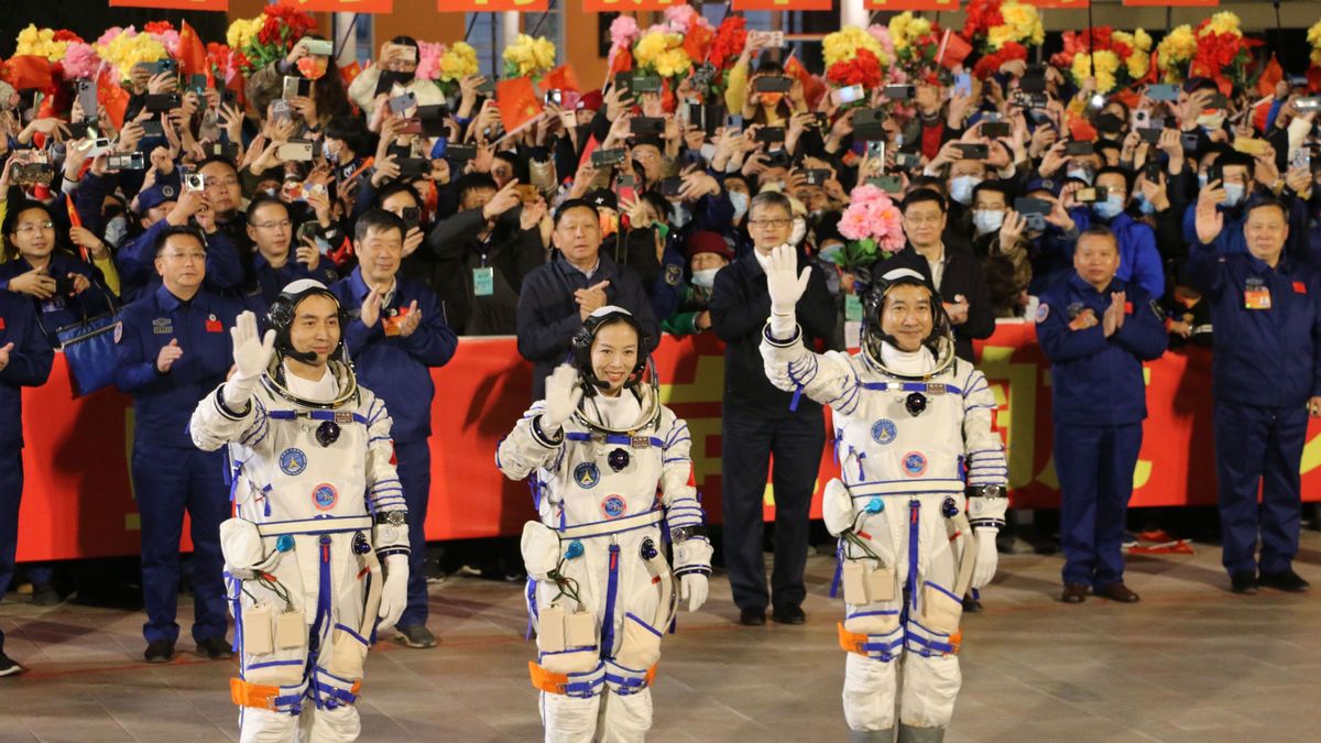 ｢宇宙空間は中国だけのものになる｣習近平の宇宙進出が大暴走を続けるワケ - 火星に着陸成功､宇宙拠点も完成へ