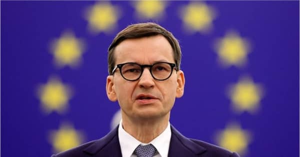 ポーランド首相、「EUに脅迫されている」　法の支配めぐり衝突