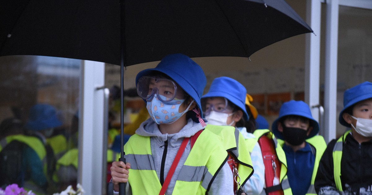 阿蘇山噴火、引き続き警戒　小学生の登下校、ゴーグルで火山灰対策