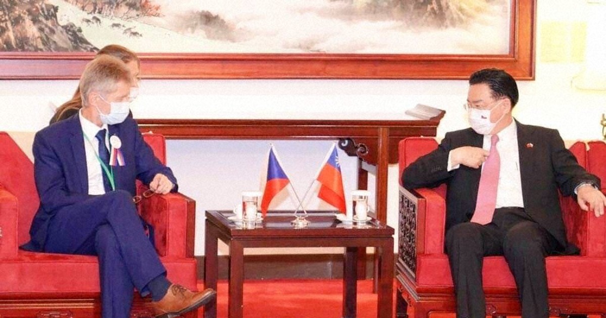 台湾の外交部長、異例の東欧訪問へ　中国は反発、警告も