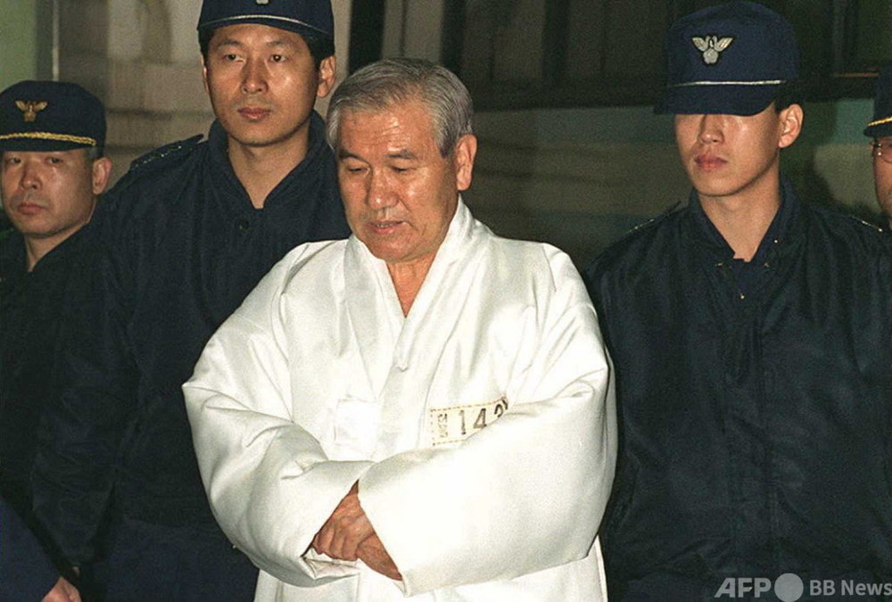 韓国・盧泰愚元大統領、死去 88歳