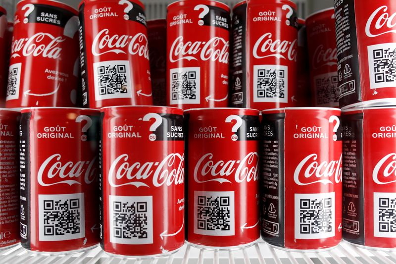 米コカ・コーラ、通期利益予想引き上げ　需要拡大と値上げ見込む