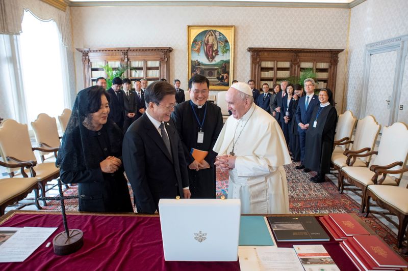ローマ教皇、「招請あれば喜んで訪朝」　韓国大統領の要請受け