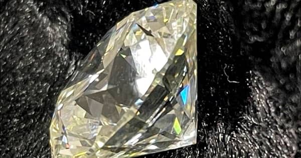 模造宝石を断捨離しようとしたら実は時価3億円以上のダイヤモンド　イギリス