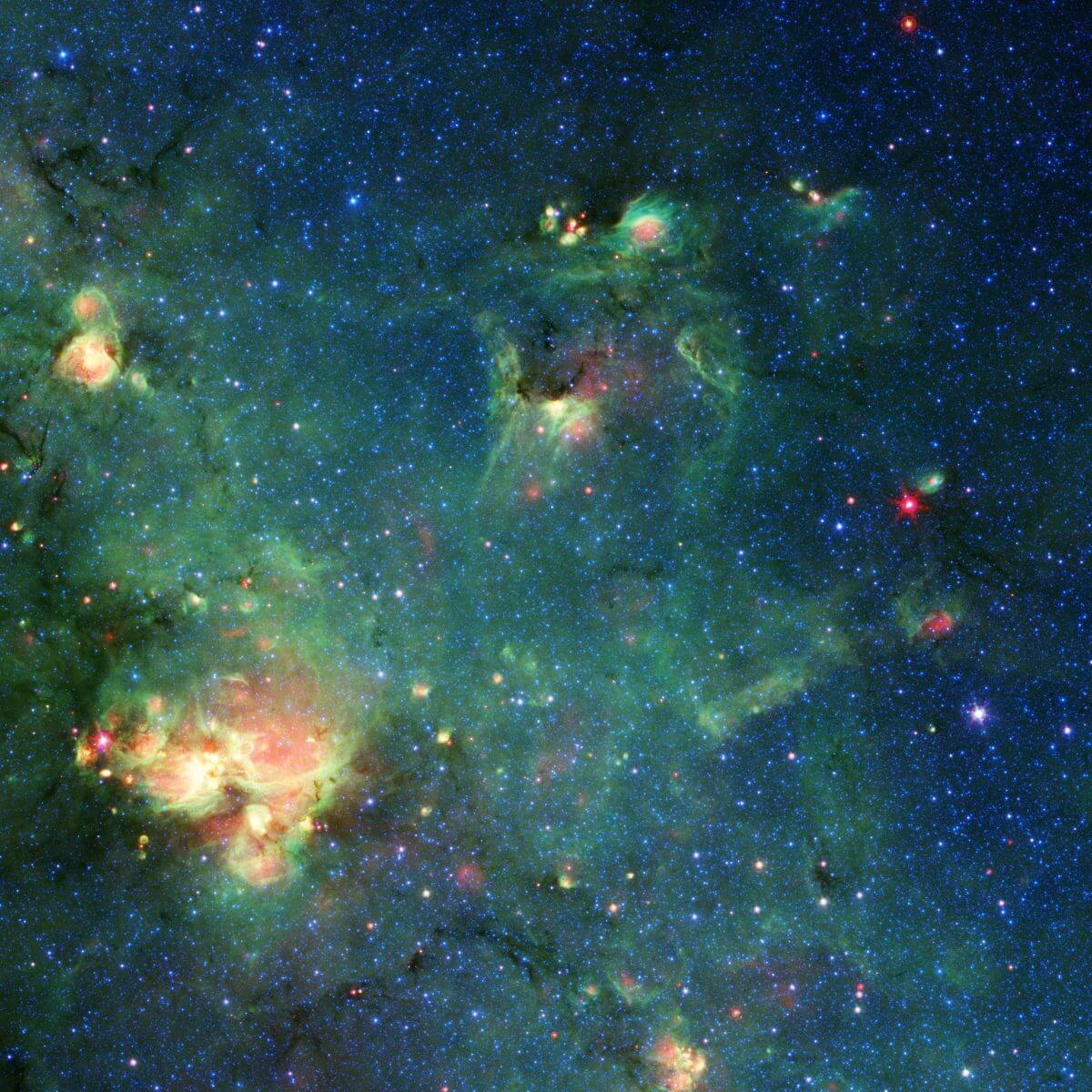 NASAが公開、宇宙望遠鏡が撮影した“あのモンスター”に似た星雲