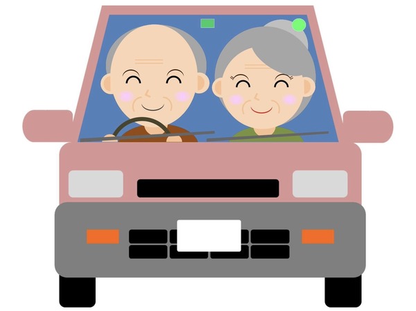 交通違反の高齢ドライバーに運転技能検査道交法を改正へ