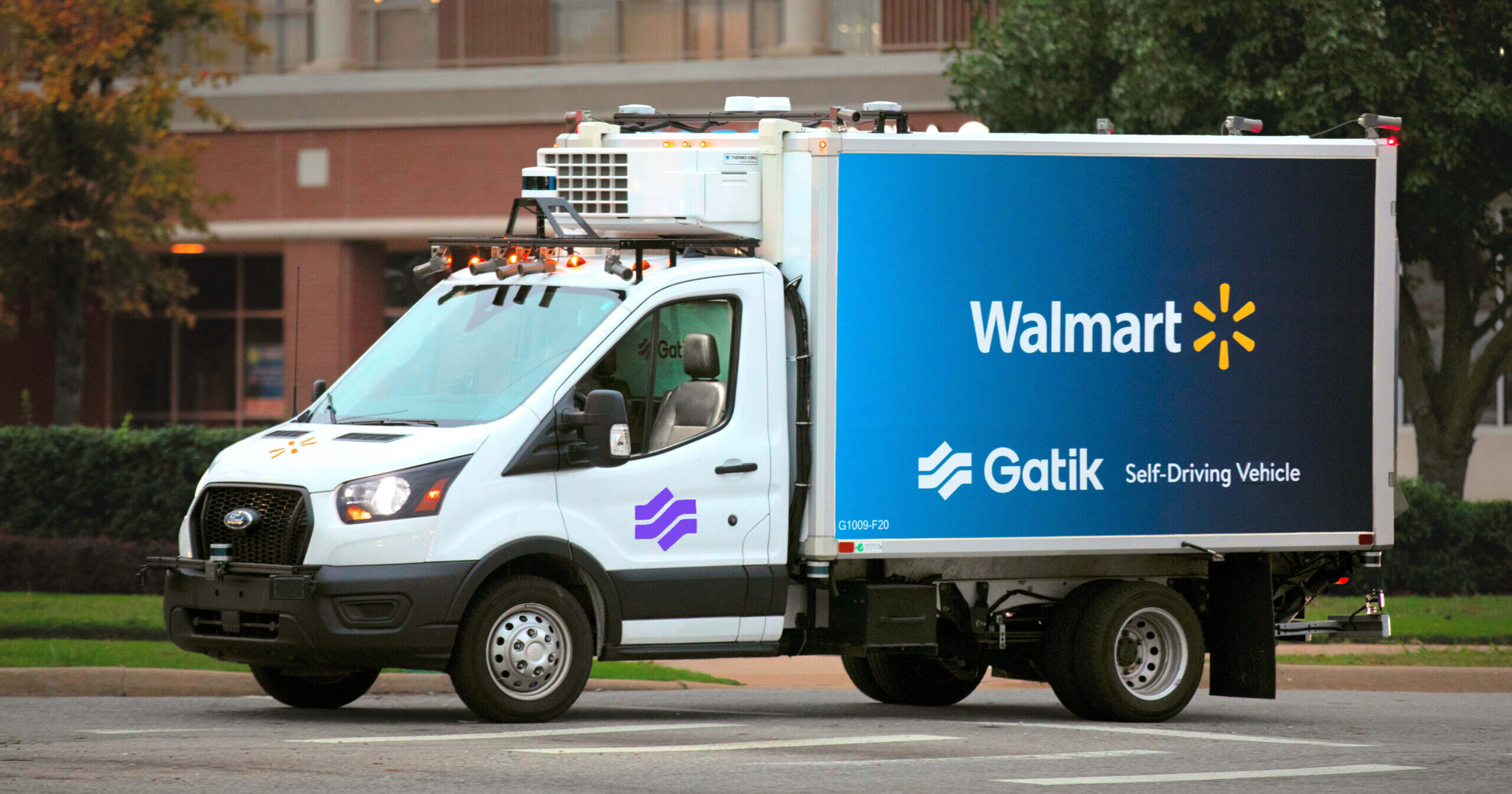 世界初！米Walmart、完全無人の自動運転トラック導入　拠点間配送で