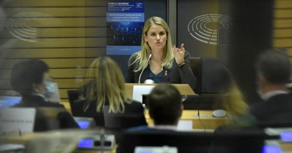 「強力なデジタル規制法を」　FB内部告発者、EU議会で証言