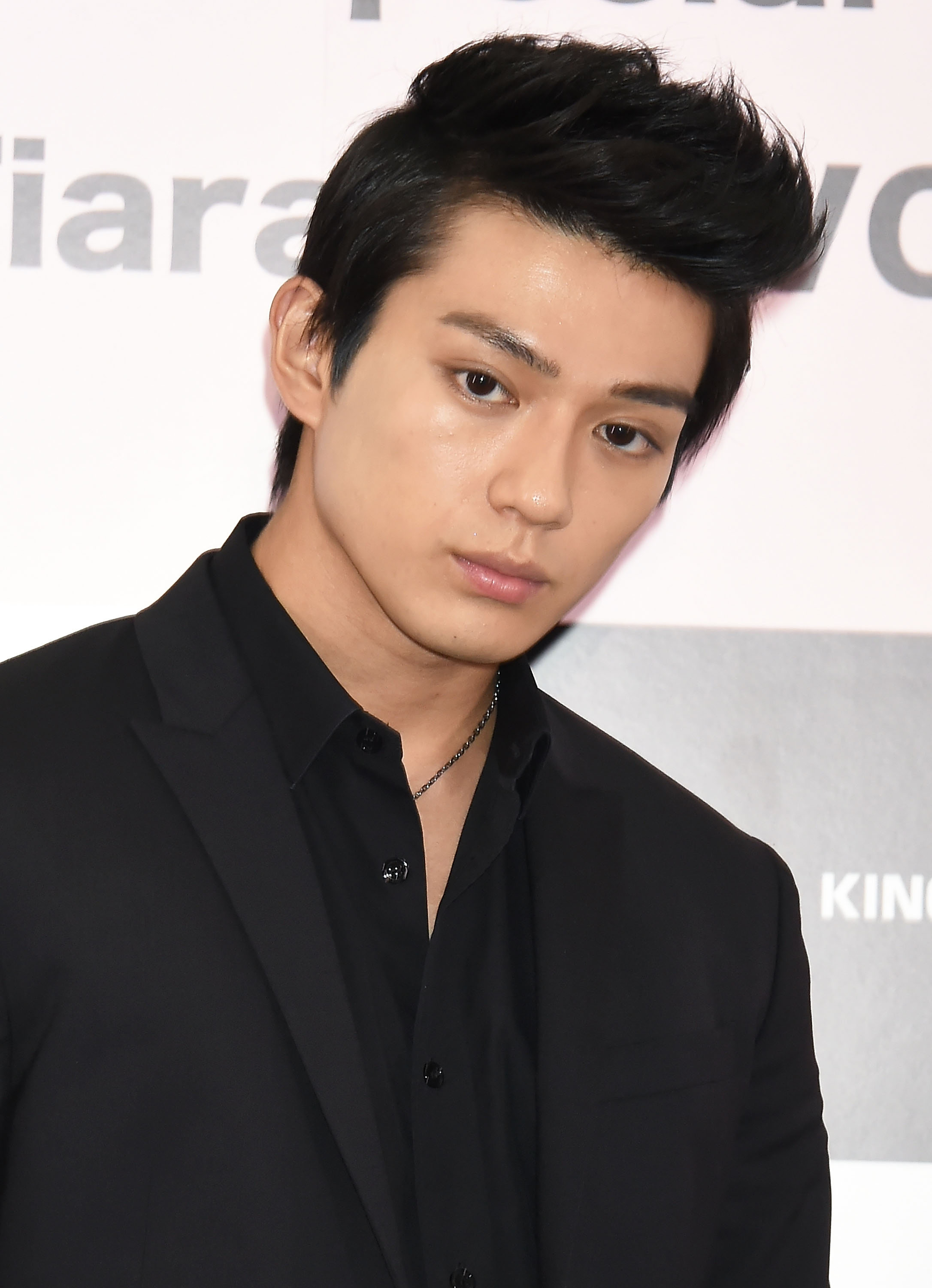 新田真剣佑 実写版 One Piece にゾロ役で出演決定イケメンすぎる 手配書 にファン歓喜
