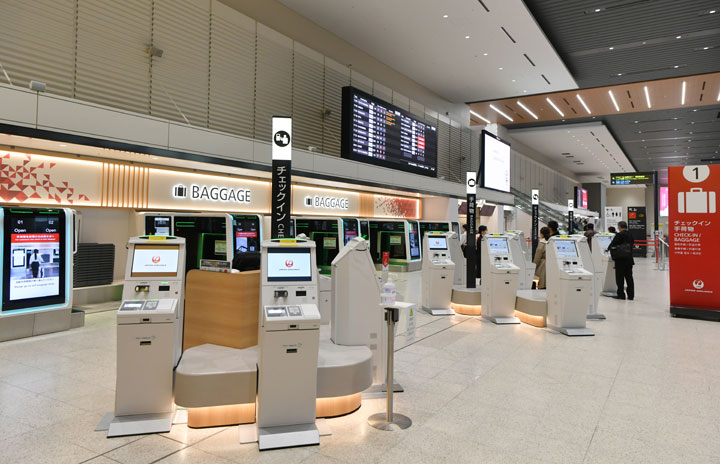JAL、伊丹空港に自動手荷物預け機　「スマートエアポート」に