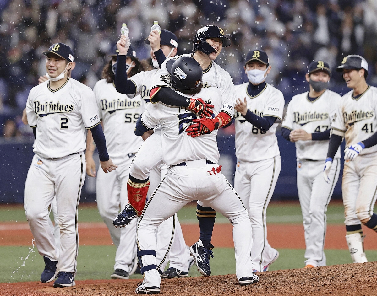 オリックス25年ぶりに日本シリーズ進出、敦賀気比高校出身の山崎颯一郎が先発　ヤクルトは6年ぶり進出