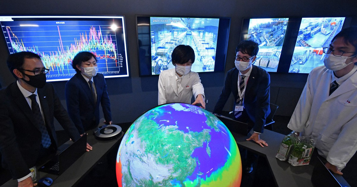 広島から世界へ　宇宙船のような「農園司令室」　全国の拠点管理