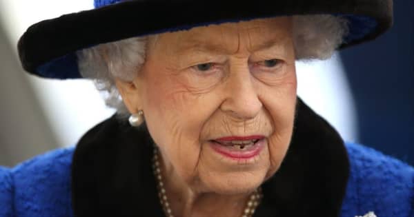 エリザベス英女王、ぎっくり腰で戦没者追悼式を欠席　「残念」と