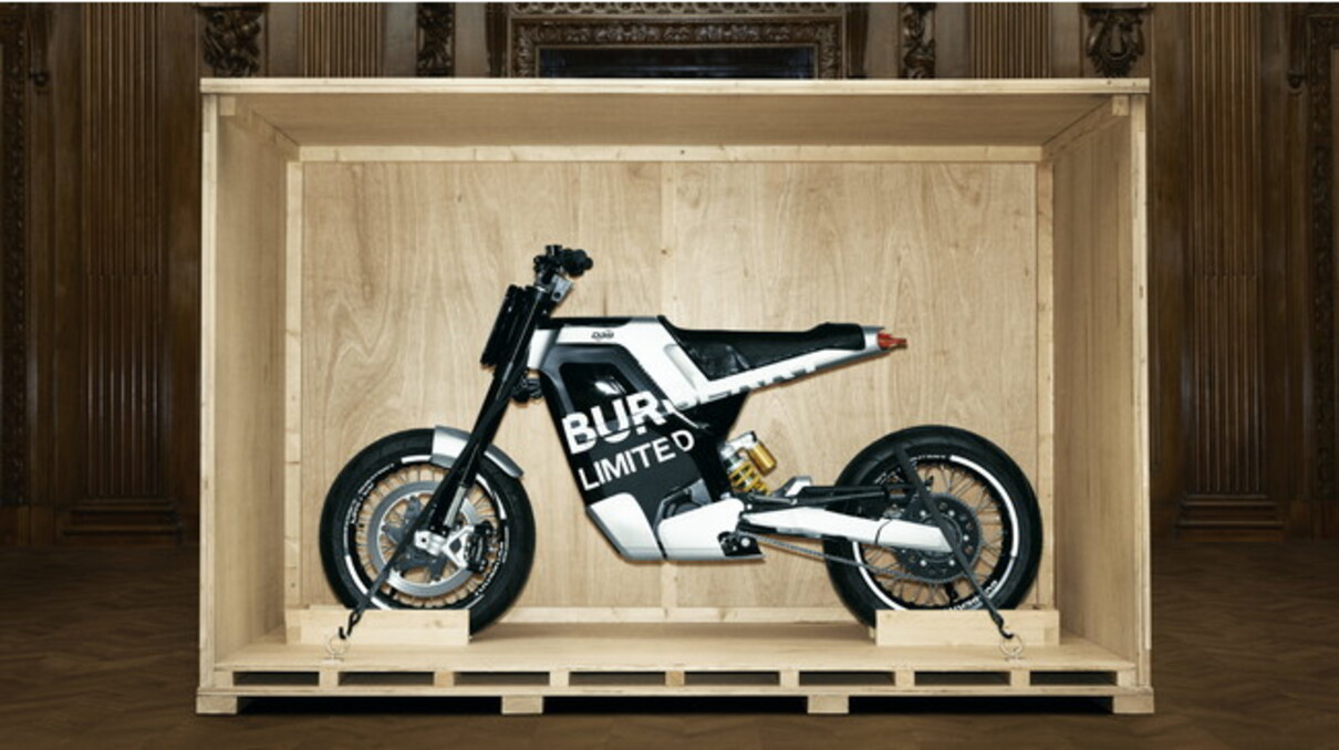 バーバリー、「電動バイク」を発売　2種類のカラー展開　フランスの「DAB Motors」とコラボ