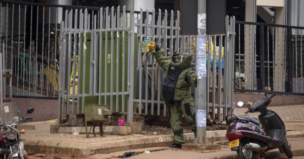 ウガンダ首都で連続自爆テロ　3人死亡、33人負傷　ISが犯行声明