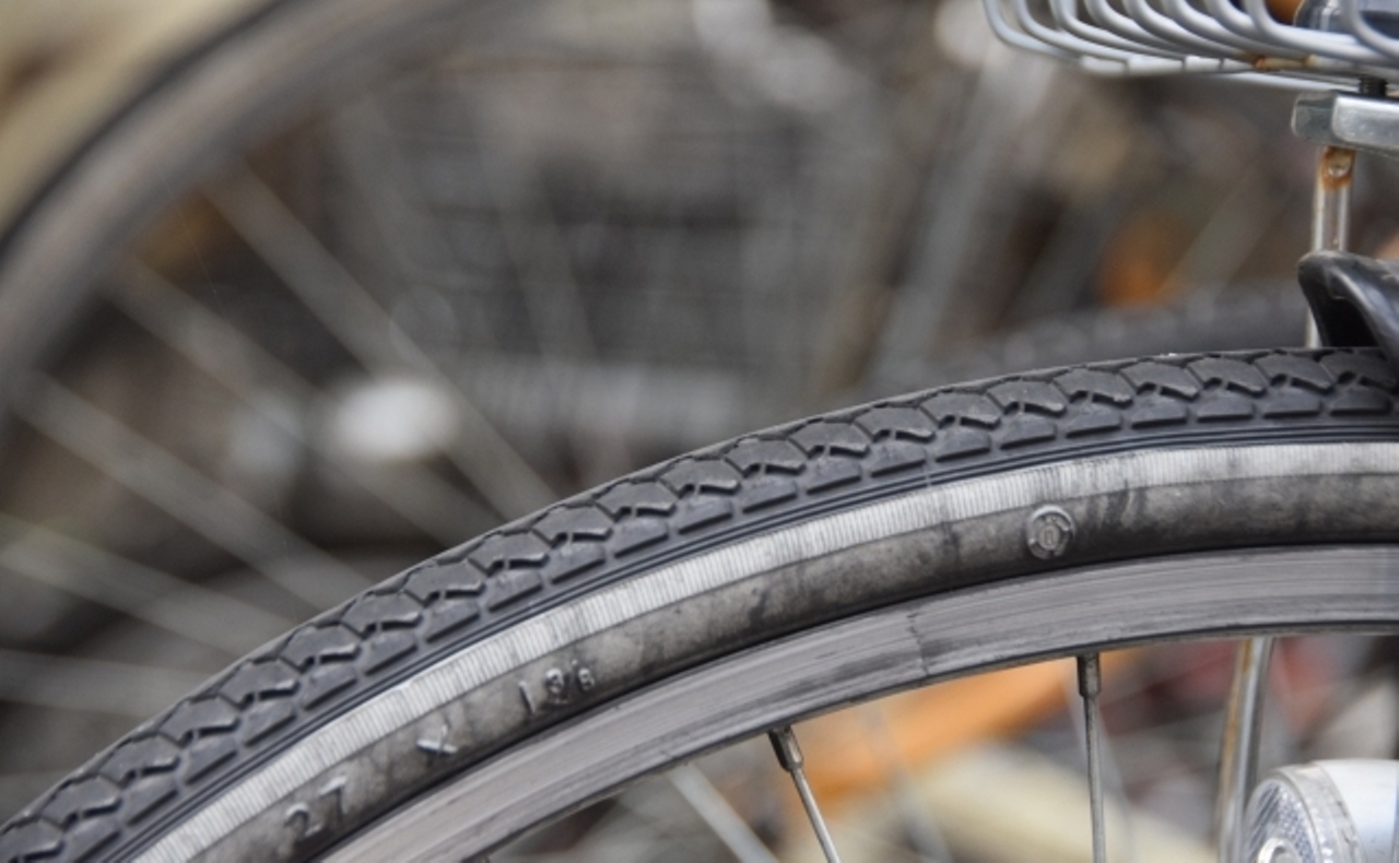 自転車の悲惨な事故 知るべきヘルメットの安全性と「時には乗らない」判断 「“自転車は車と道を共有する”という意識を」 - ABEMA TIMES