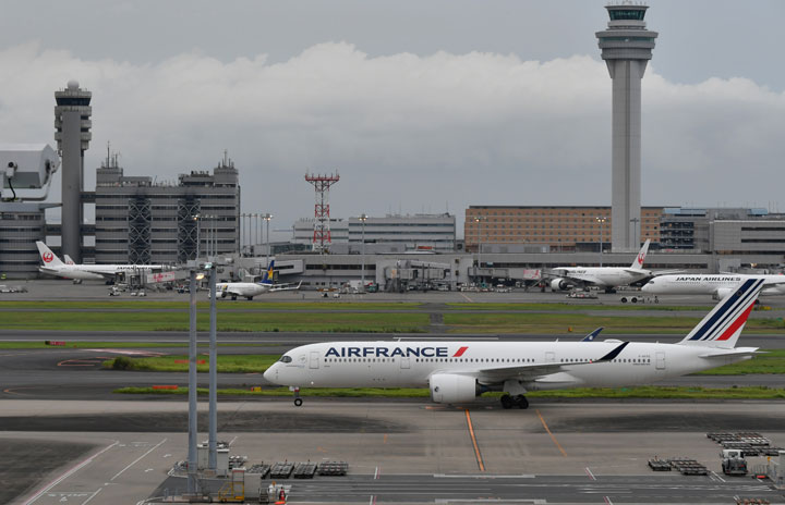 羽田空港、8月国際線2.42倍10万人　総旅客30.6％増227万人