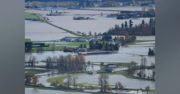 カナダ洪水で非常事態宣言、被災地に軍派遣