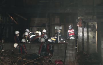 兵庫で住宅火災、3人安否不明　小学生ら、現場に1遺体